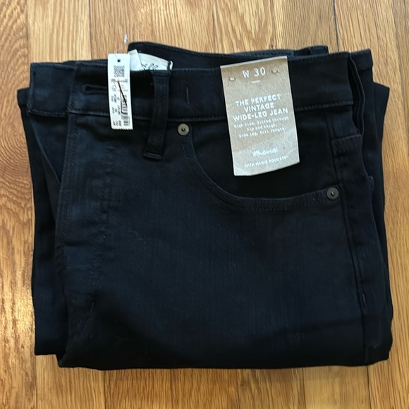 The Perfect Vintage Wide-Leg Jean - Picture 3 of 7